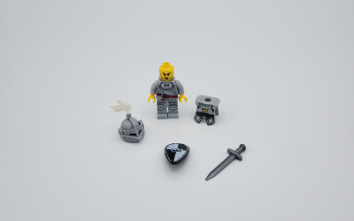black-crown-knights-style-1-minifigures-set-of-10pcs
