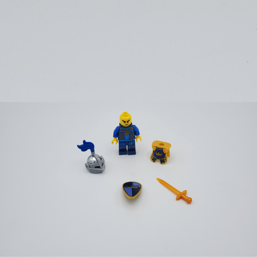 blue-crown-knights-style-1-minifigures-set-of-10pcs