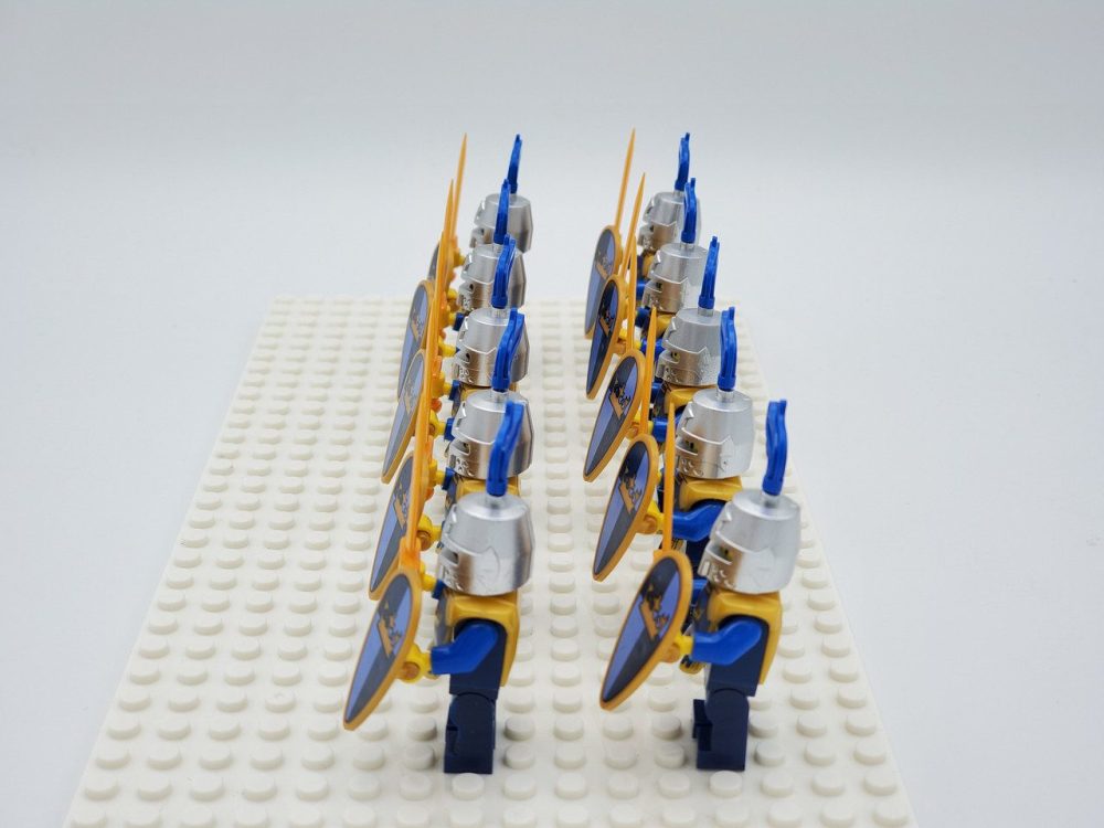 Blue Crown Knights Style 2 Minifigures Set of 10pcs - Image 7
