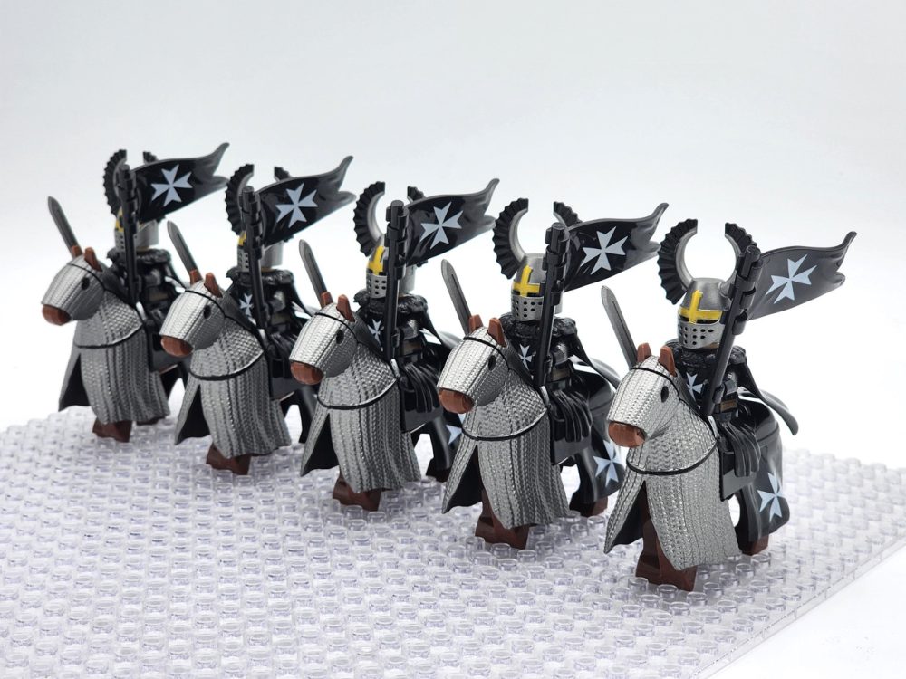 crusades-mounted-knights-hospitallers-armored-warhorse-minifigure-set-of-10pcs-with-assortment-of