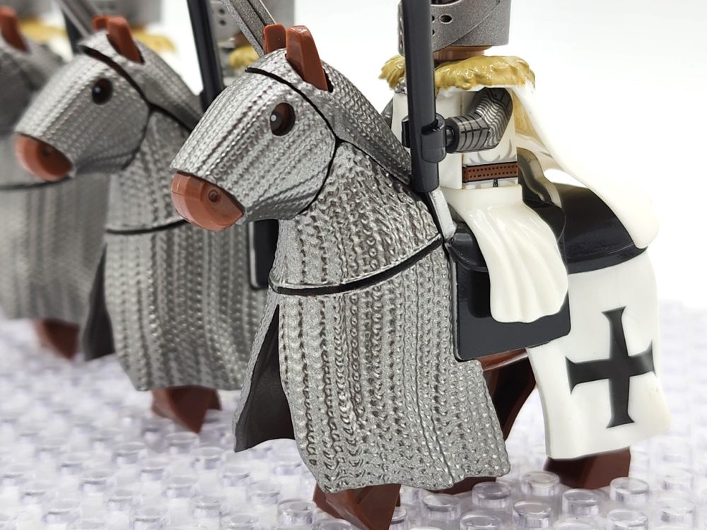 crusades-mounted-teutonic-knights-armored-warhorse-minifigure-set-of-10pcs-with-assortment-of
