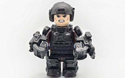 edge-of-tomorrow-tom-cruise-major-william-cage-in-battle-exosuit-minifigure
