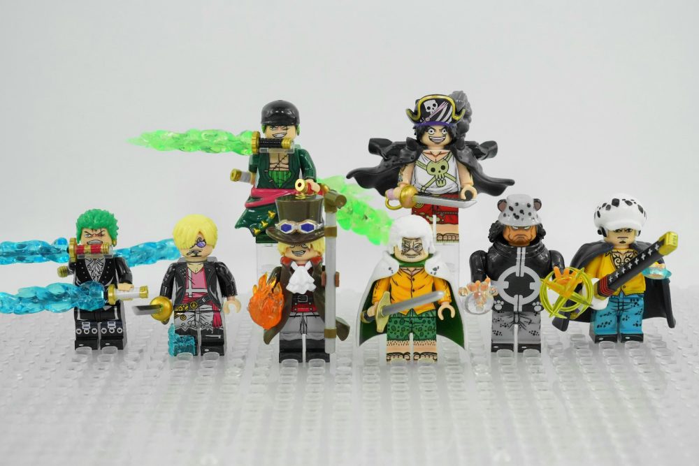 one-piece-sabo-rayleigh-zoro-minifigure-set
