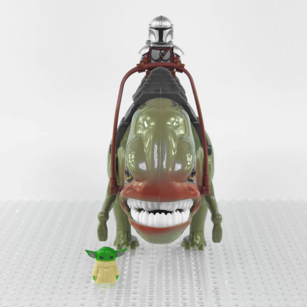 star-wars-mandalorian-tames-blurrg-baby-yoda-minifigure-set-of-3pcs