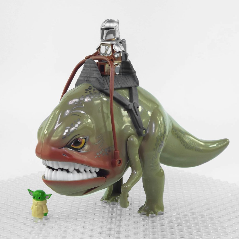 star-wars-mandalorian-tames-blurrg-baby-yoda-minifigure-set-of-3pcs