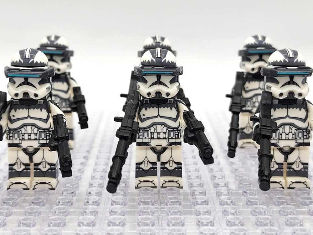 Star Wars 104th Wolfpack Sargeants Clone Trooper Minifigure Set - Image 5