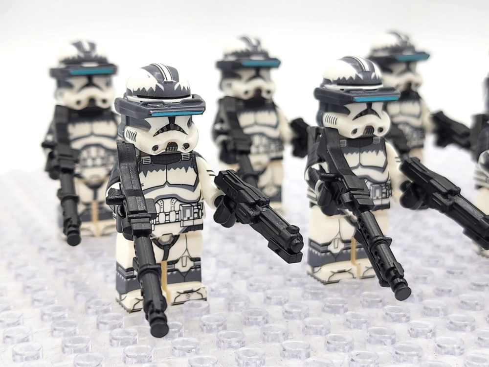 Star Wars 104th Wolfpack Sargeants Clone Trooper Minifigure Set - Image 6