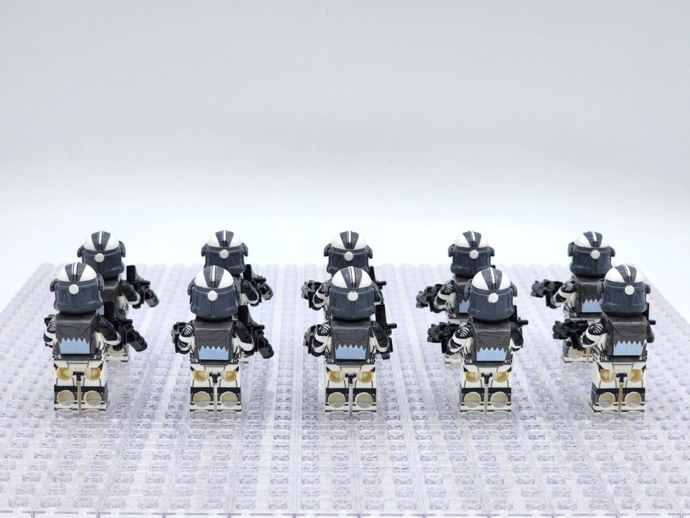 Star Wars 104th Wolfpack Sargeants Clone Trooper Minifigure Set - Image 4