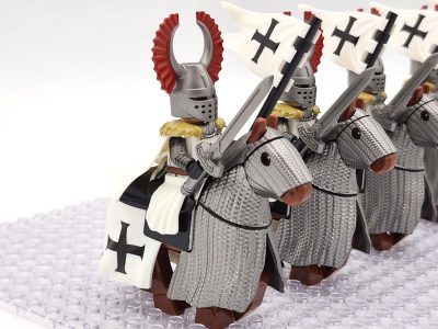 crusades-mounted-teutonic-knights-armored-warhorse-minifigure-set-of-10pcs-with-assortment-of