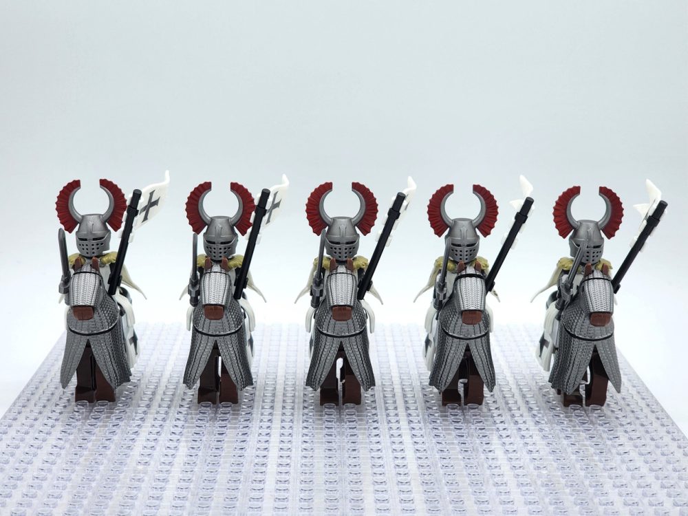 crusades-mounted-teutonic-knights-armored-warhorse-minifigure-set-of-10pcs-with-assortment-of