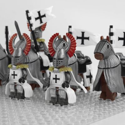 crusades-mounted-teutonic-knights-armored-warhorse-minifigure-set-of-10pcs-with-assortment-of