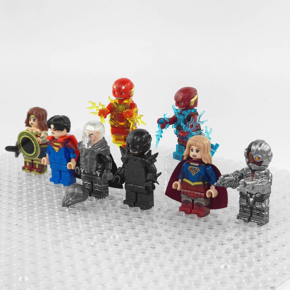 DC Heroes The Flash Supergirl General Zod Minifigure Set 8pcs with Weapons & Accessories - Image 4