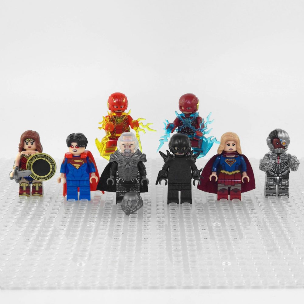 DC Heroes The Flash Supergirl General Zod Minifigure Set 8pcs with Weapons & Accessories - Image 2