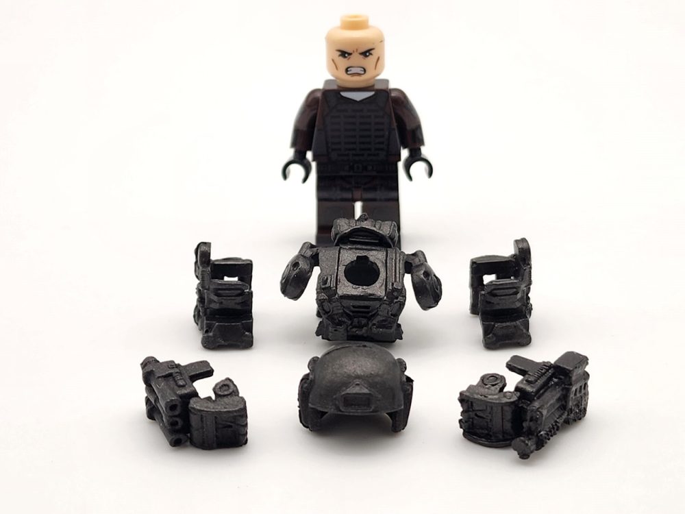 edge-of-tomorrow-tom-cruise-major-william-cage-in-battle-exosuit-minifigure