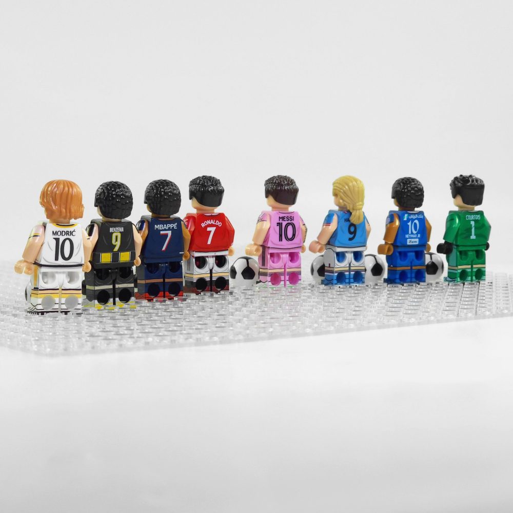 fifa-football-star-players-minifigures-set-with-football-and-trophy-accessory