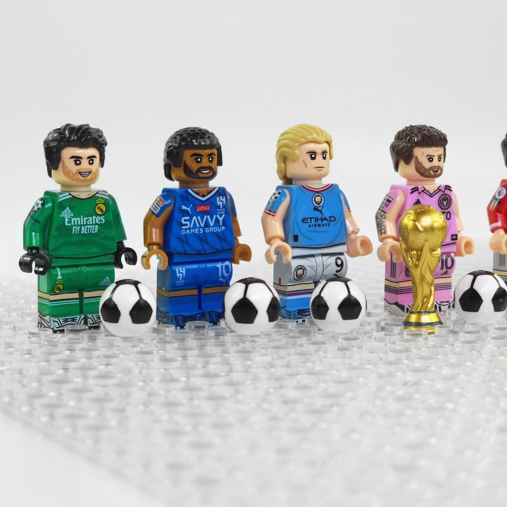 fifa-football-star-players-minifigures-set-with-football-and-trophy-accessory