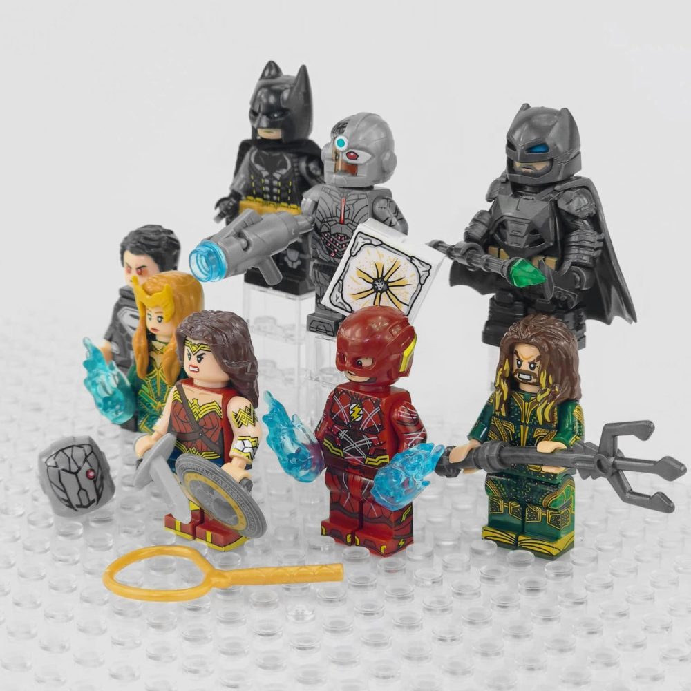 Justice League Minifigure Set 8pcs - Image 3