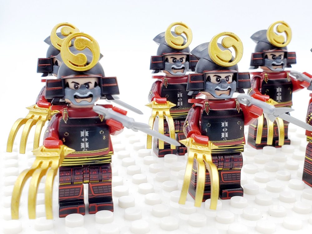 japanese-samurai-pantera-claw-and-katana-minifigures-set-of-10pcs