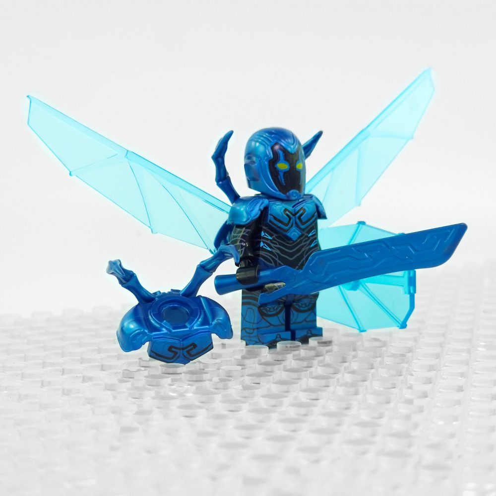 Blue Beatle Minifigure - Image 4