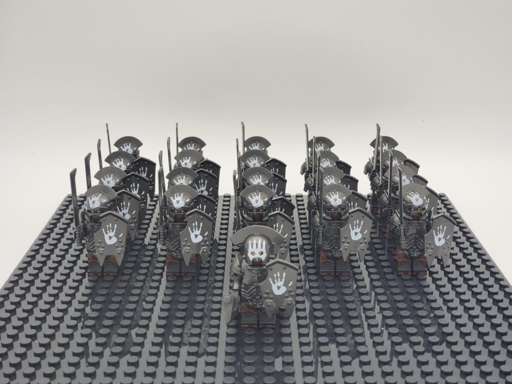 Lord the Rings Uruk-Hai Heavy Swords Minifigure Set 21pcs