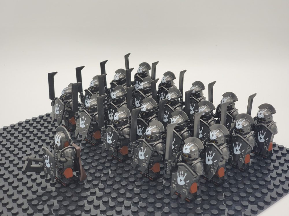 Lord the Rings Uruk-Hai Heavy Swords Minifigure Set 21pcs - Image 3