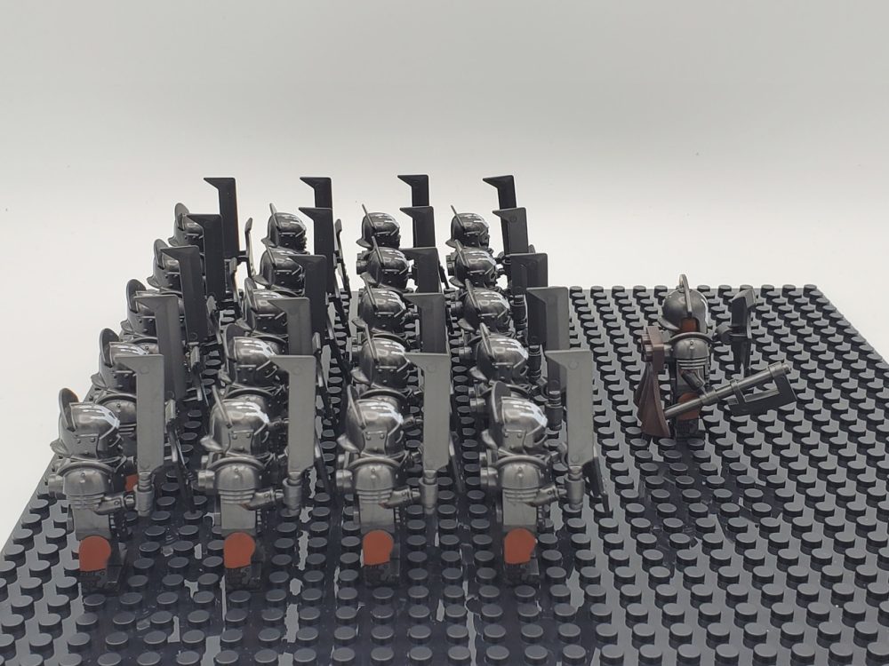 Lord the Rings Uruk-Hai Heavy Swords Minifigure Set 21pcs - Image 6