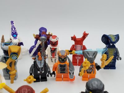 ninjago-ninjago-vs-serpentine-24-piece-minifigure-collection