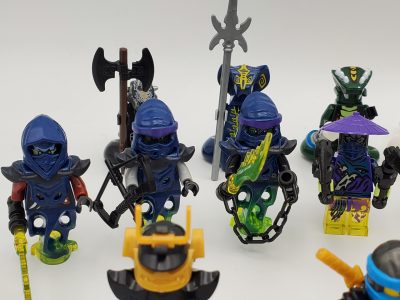 ninjago-ninjago-vs-serpentine-24-piece-minifigure-collection