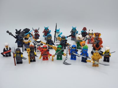 ninjago-secrets-of-the-forbidden-spinjitzu-blizzard-samurai-24-piece-minifigure-collection