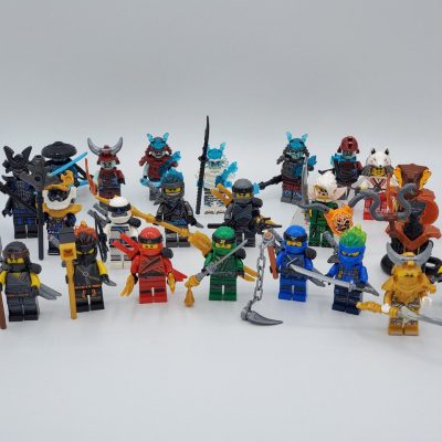 ninjago-secrets-of-the-forbidden-spinjitzu-blizzard-samurai-24-piece-minifigure-collection