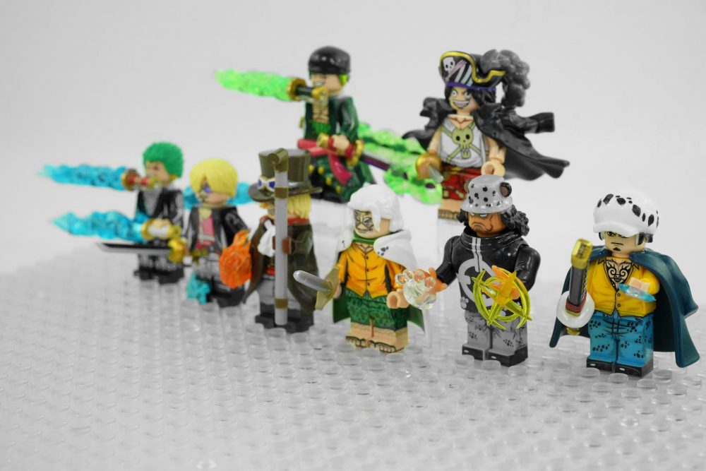one-piece-sabo-rayleigh-zoro-minifigure-set
