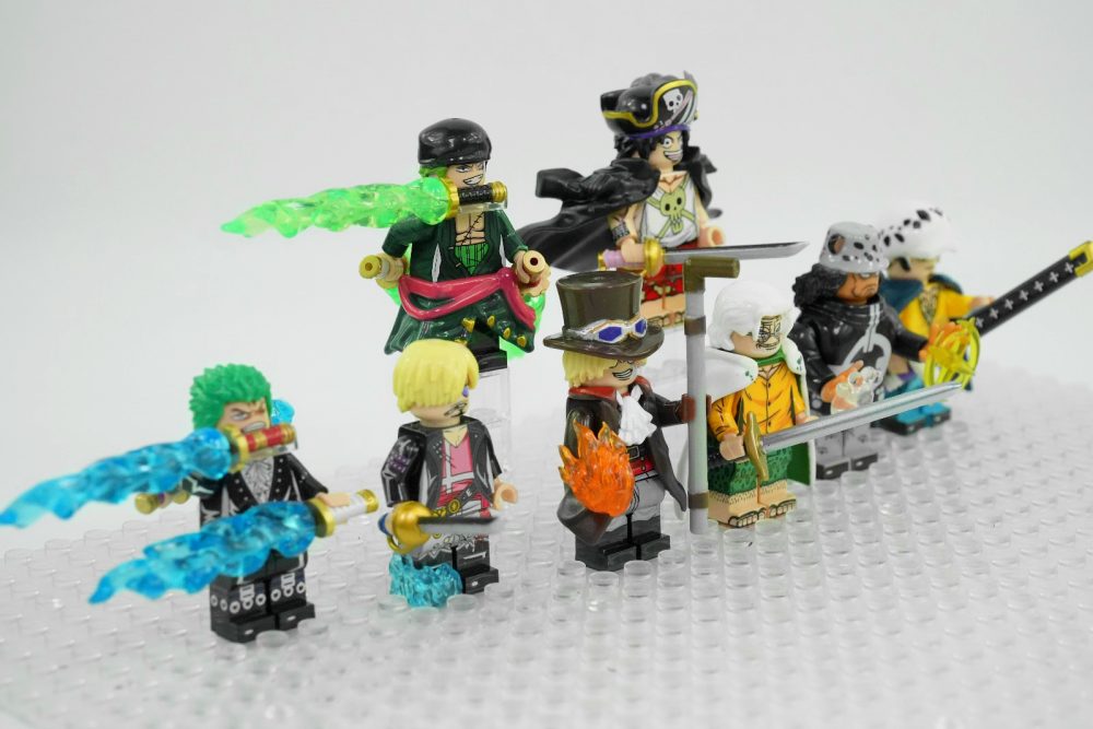 one-piece-sabo-rayleigh-zoro-minifigure-set
