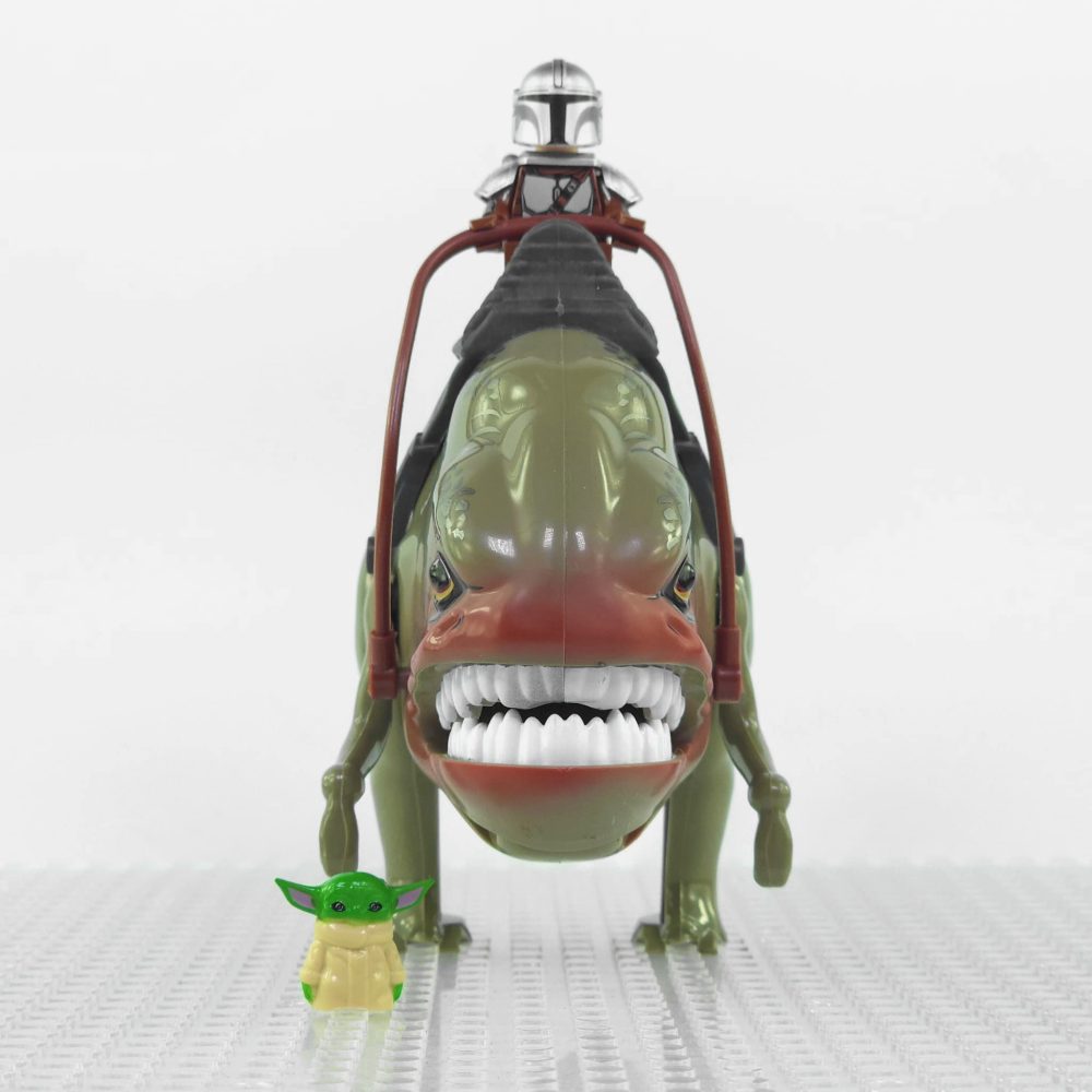 star-wars-mandalorian-tames-blurrg-baby-yoda-minifigure-set-of-3pcs