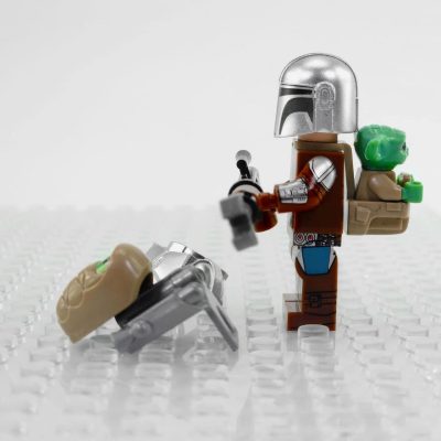star-wars-mandalorian-with-beskar-armour-and-baby-grogu-minifigure-set