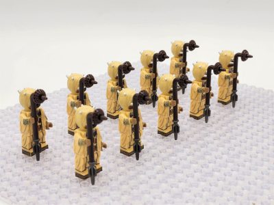star-wars-tusken-raiders-with-gaderffii-stick-minifigure-set