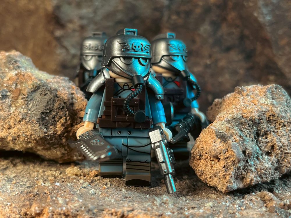 Death Korps of Krieg Veteran Squad Minifigure Set of 13pcs - Image 10