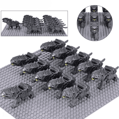 Lord of the Rings Armored Wargs (Grey) Minifigure Set