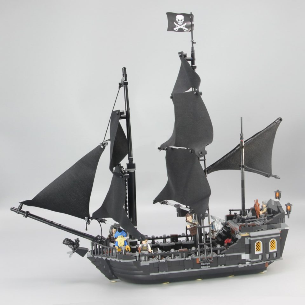 Pirates of Caribbean Black Pearl Pirate Ship MOC Set - Image 4