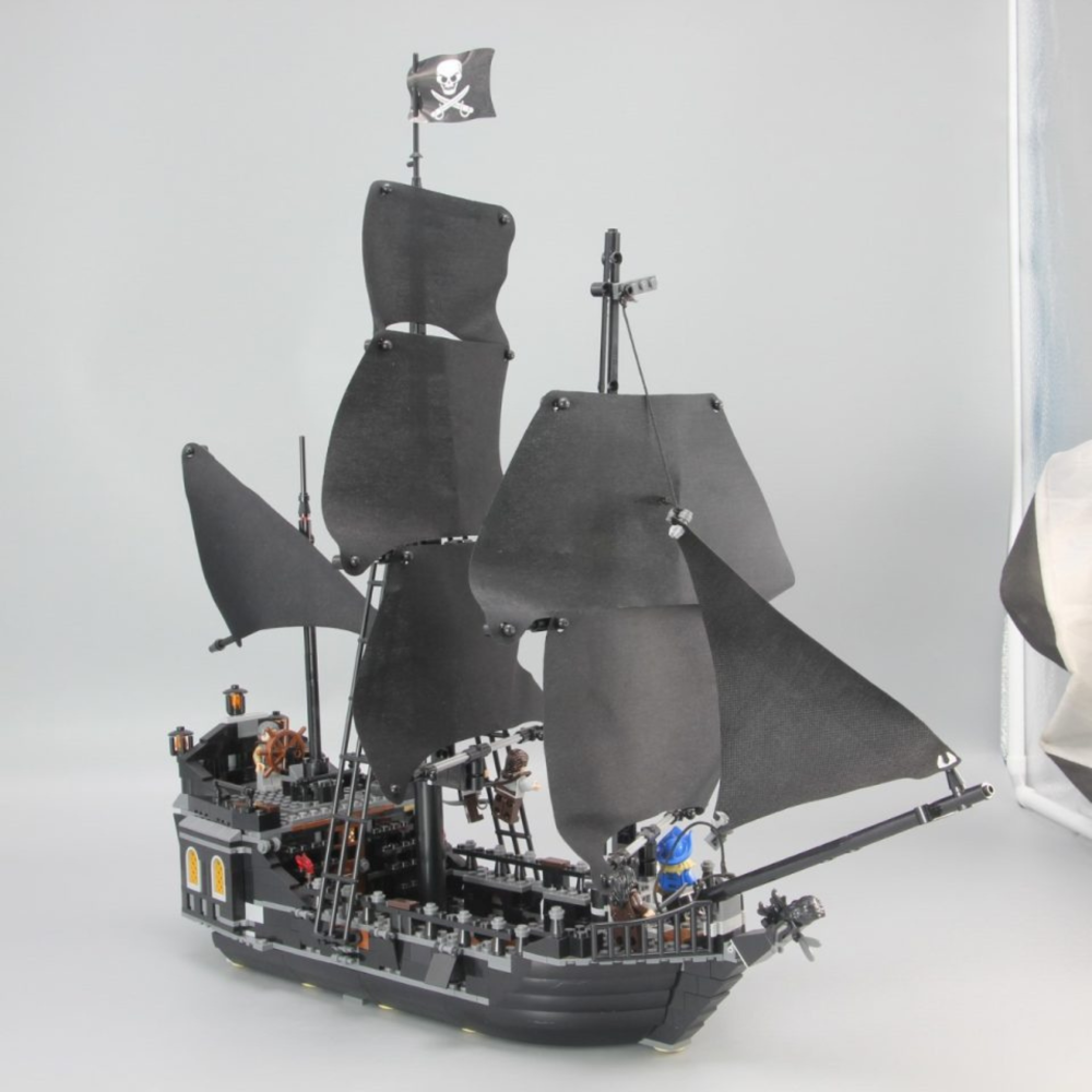 Pirates of Caribbean Black Pearl Pirate Ship MOC Set - Image 3