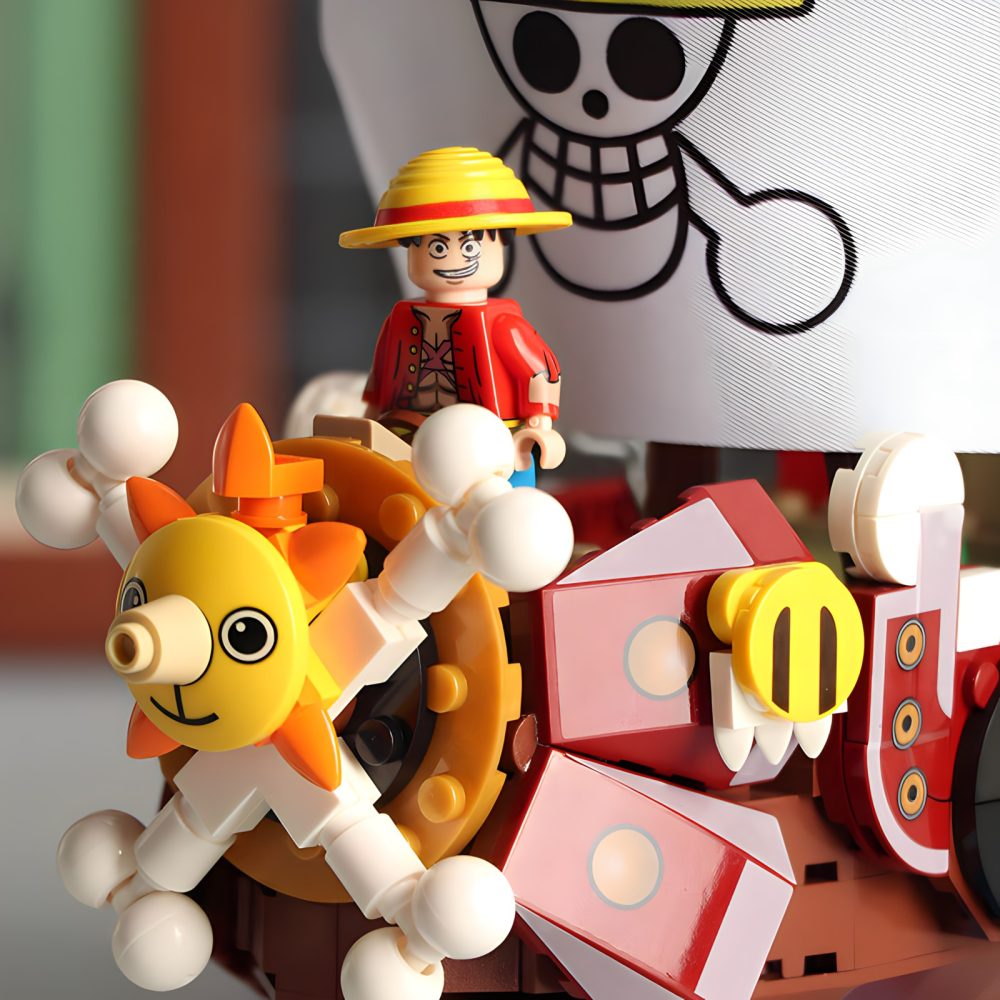 One Piece: Thousand Sunny Pirate Ship MOC Set With 9pcs Minifigures (432pcs) - Image 6